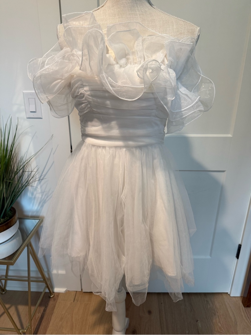 Selfie Leslie White Organza Ruffle Mini Dress Size Small Bridal Shower Party